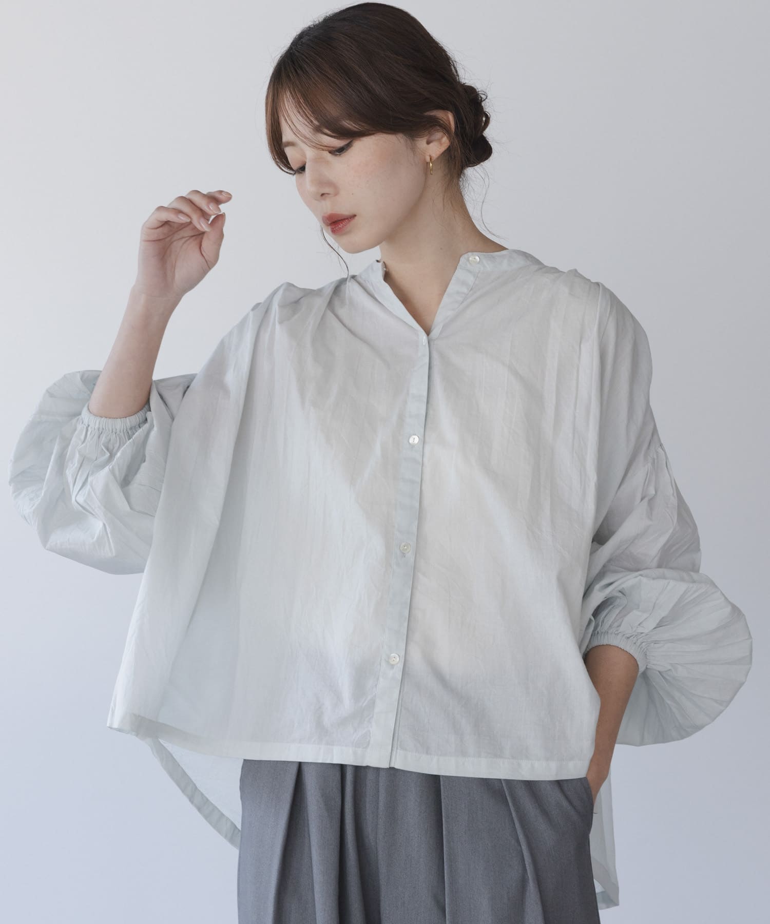 空氣感棉質打褶蓬袖罩衫 