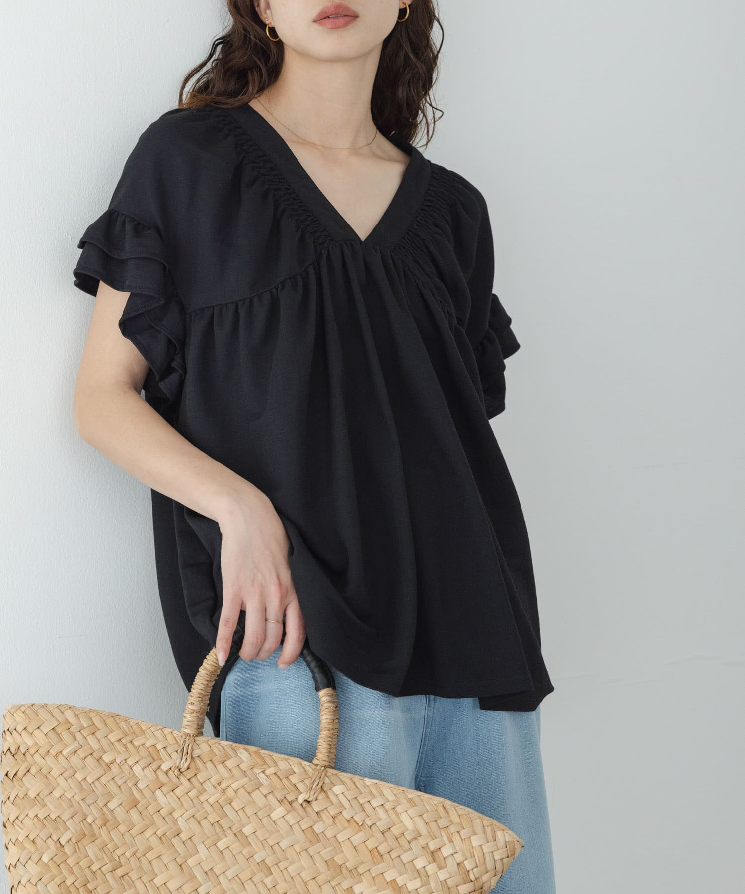 抽褶縫荷葉袖套衫