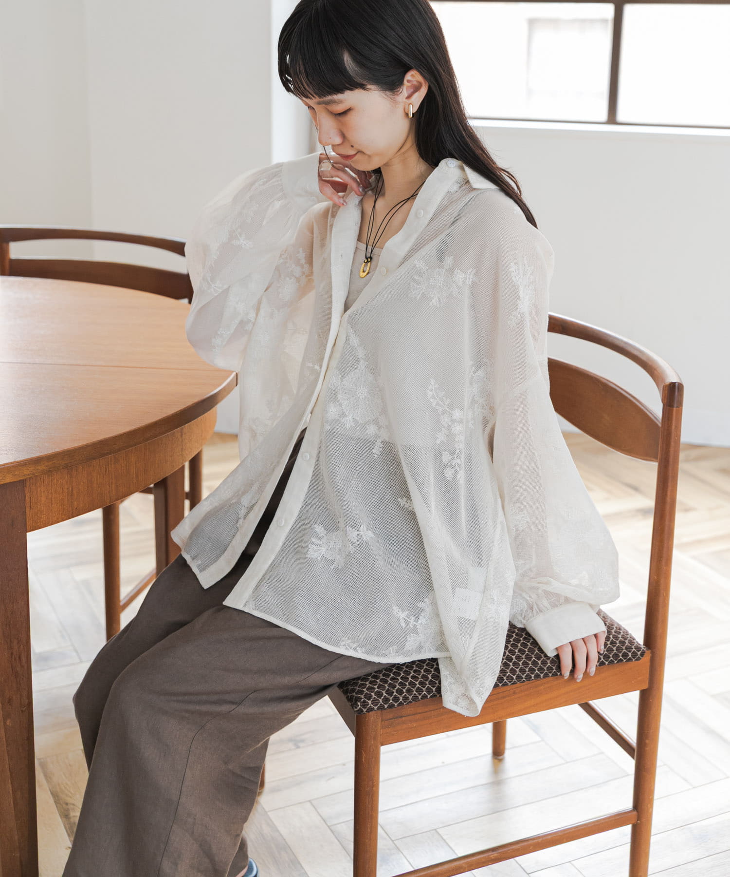 網狀刺繡襯衫